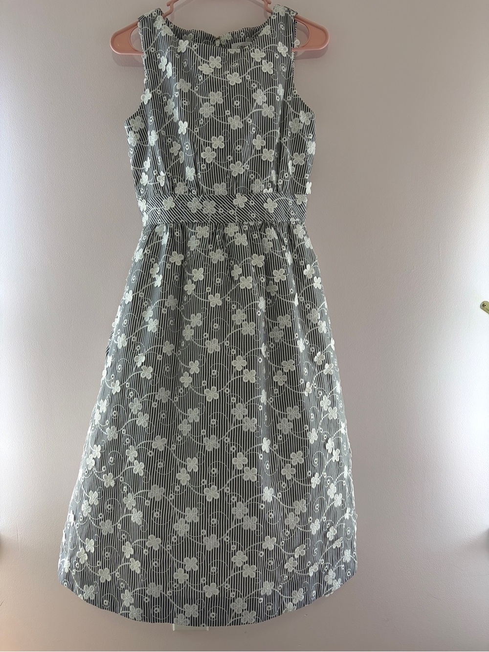 Calvin Klein Sleeveless Floral Embroidered Dress  White on Gray